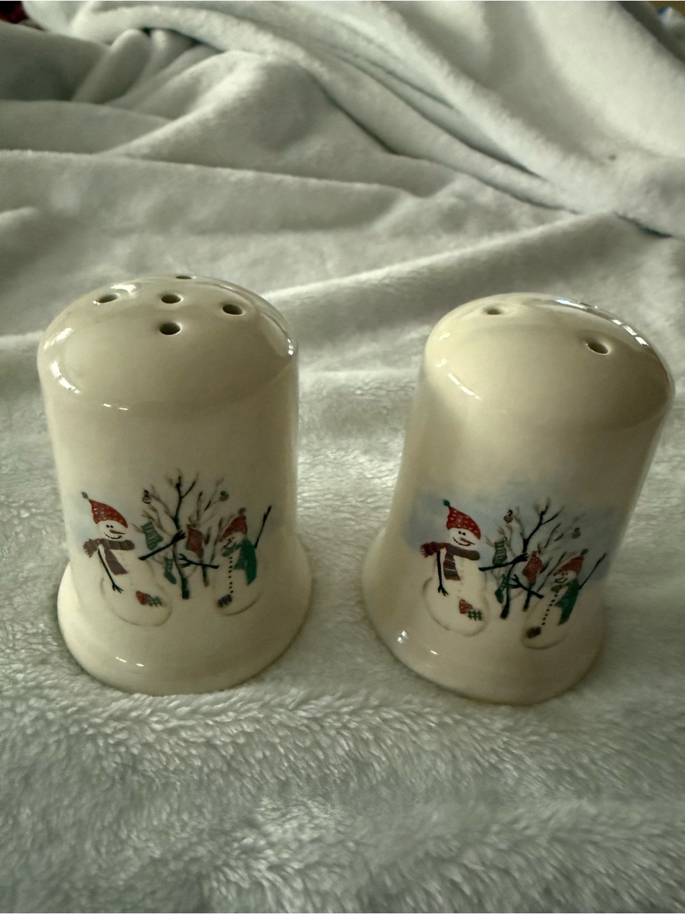 Royal Seasons Snowman Design 1999 Salt & Pepper Shakers Set of 2 Ceramic